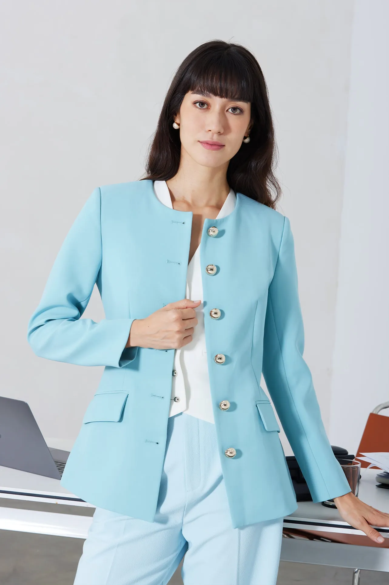 GOLD BUTTONS JACKET IN LIGHT BLUE