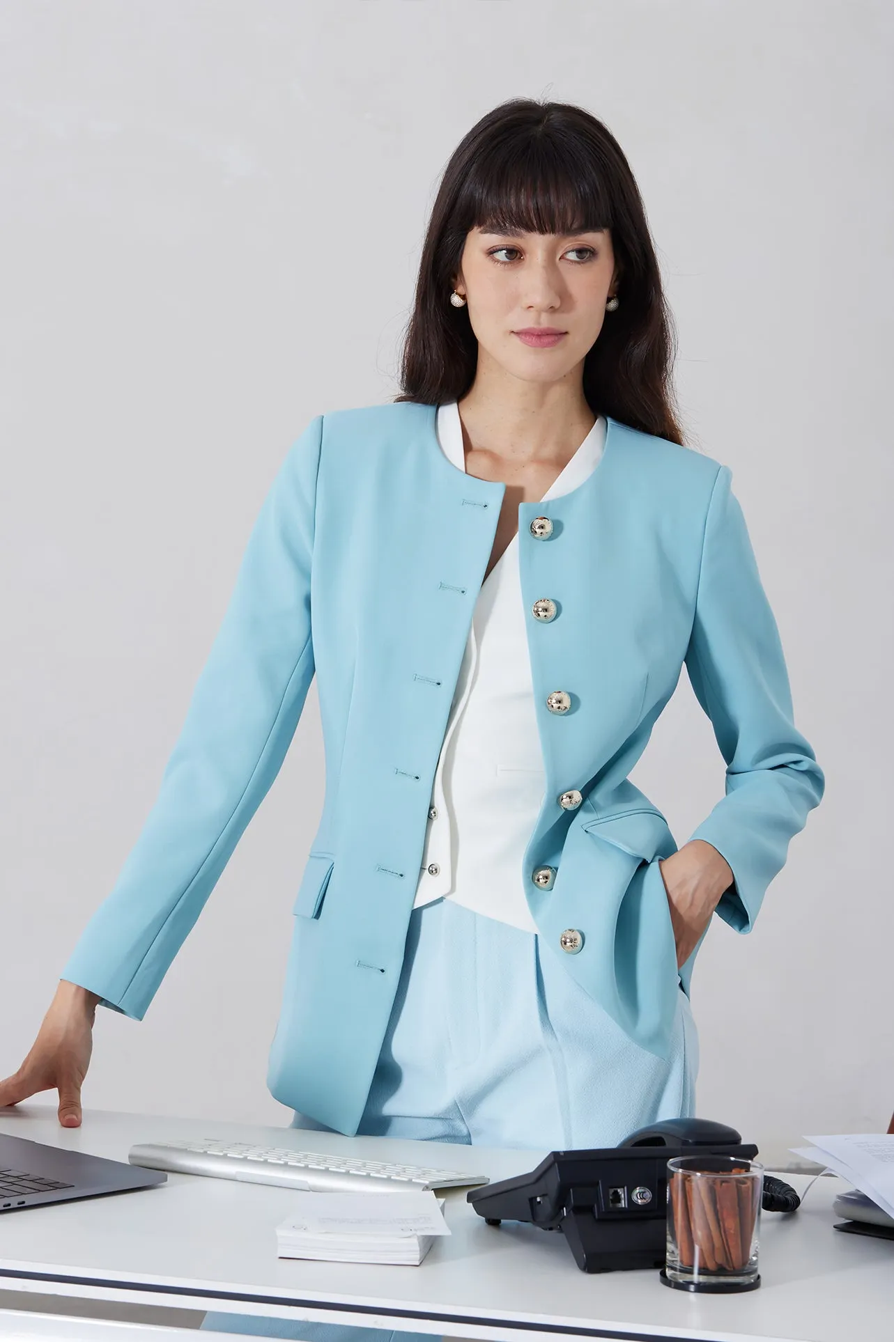 GOLD BUTTONS JACKET IN LIGHT BLUE